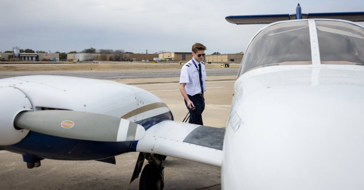 first solo flight pilot training