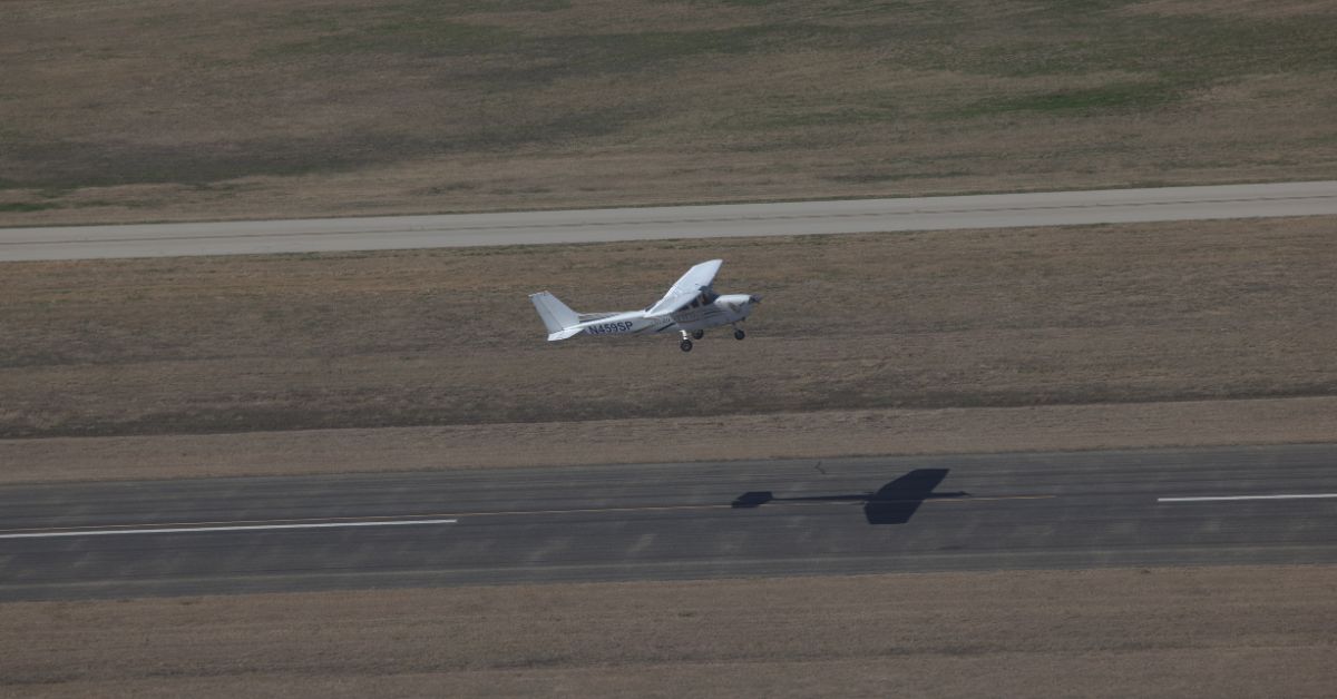 Proper Radio Communication Non-Towered Airport